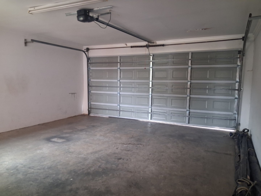 To Let 3 Bedroom Property for Rent in Pentagon Park Free State